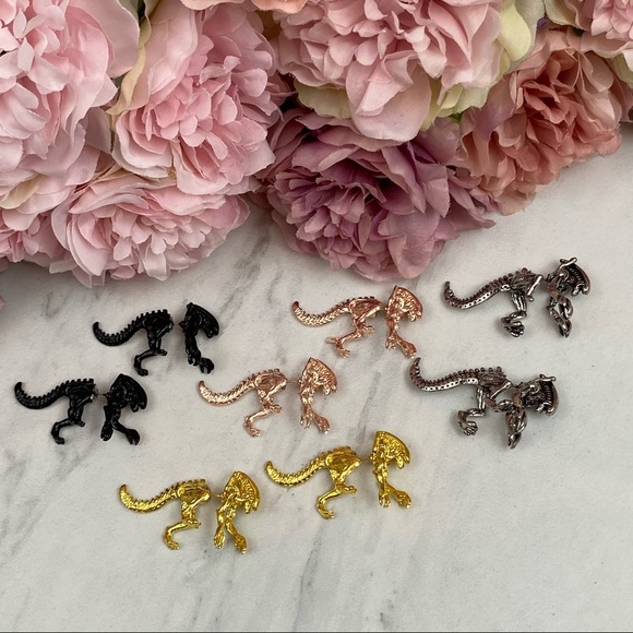 Punk Goth Alien Xenomorph Double Stud Earrings - Picture 10 of 16